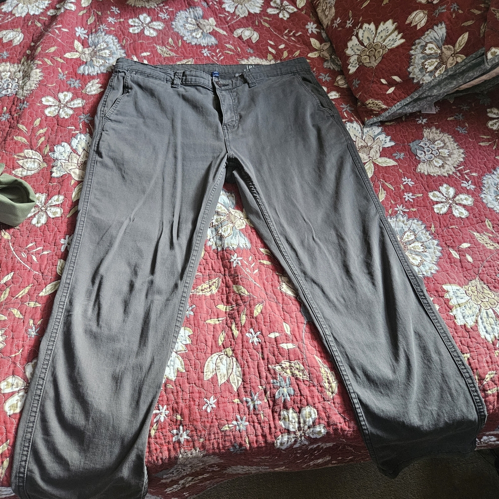 Men's Gray Chino Pants